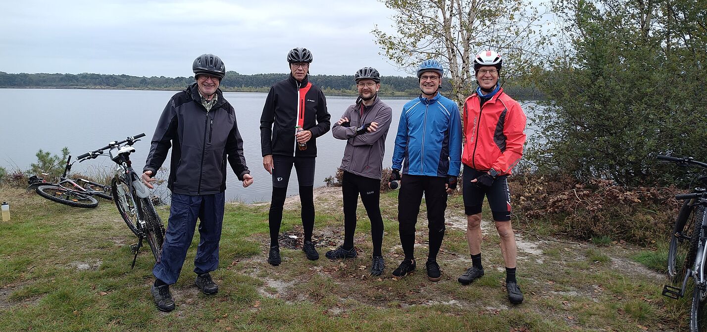 Die MTB-Tour-Teilnehmer am Kiessee Münkeboe 2