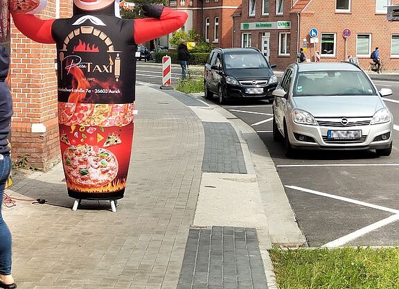 Blockierter Gehweg Fockenbollwerkstraße