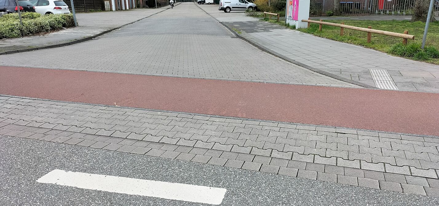 zu überquerender Radweg