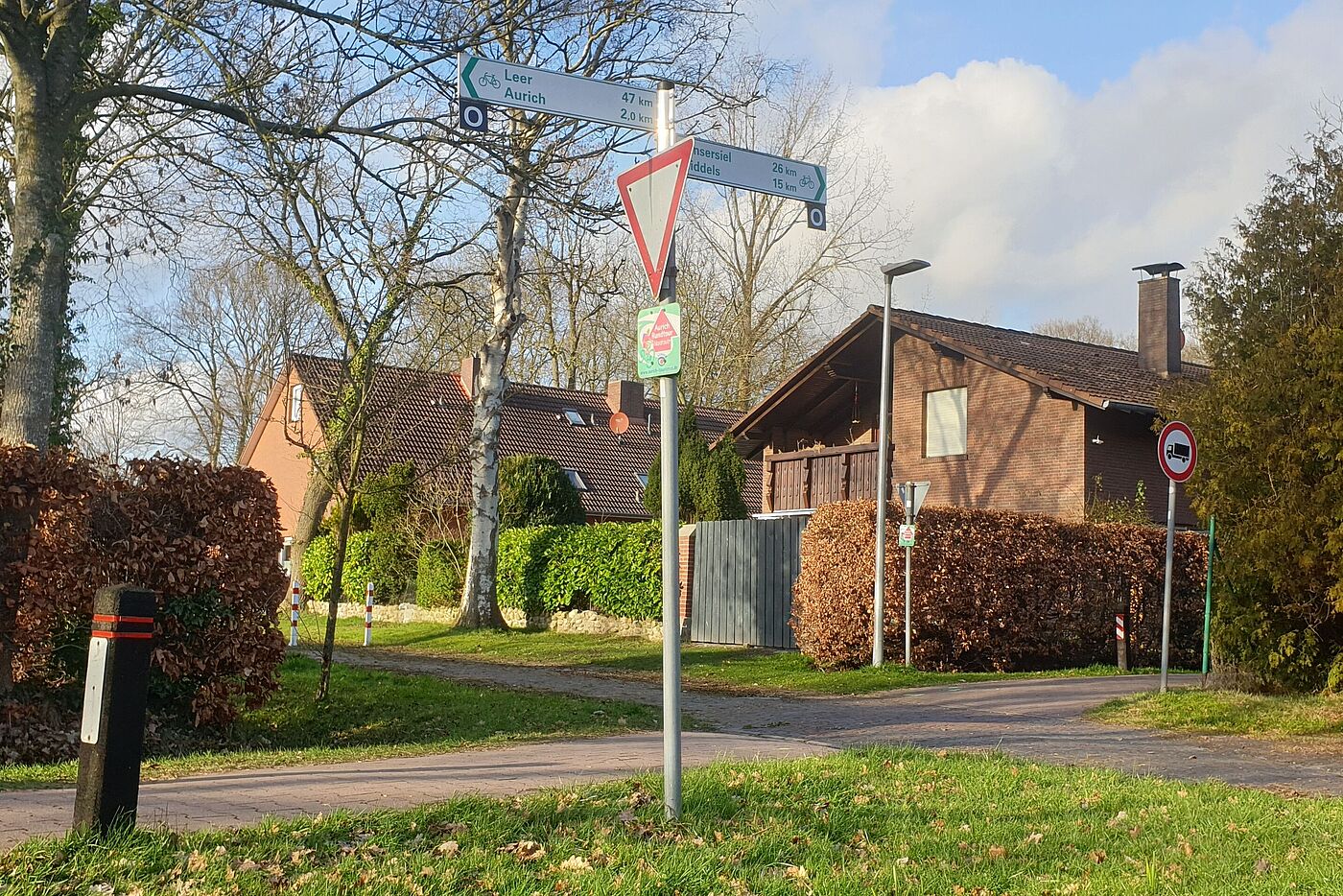 Vorfahrt gewähren am Sackgassenende