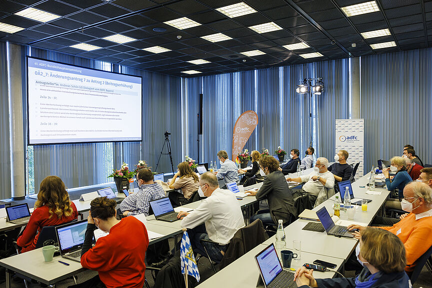 Bundeshauptversammlung 2021 Seminarraum mit Teilnehmenden Bundeshauptversammlung